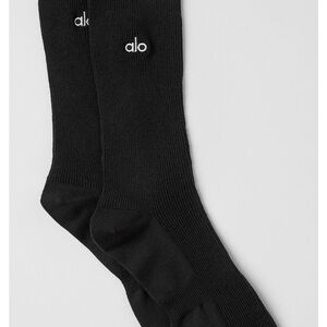 ALO Unisex Half-Crew Understated Sock, Black size M Medium
